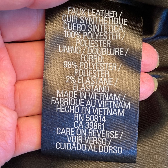 Tahari Black and Gray Faux Fur Vest - Picture 5 of 10